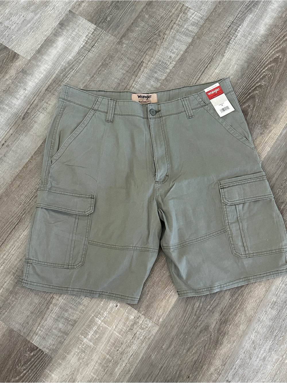 Wrangler Men's Olive Green Cargo Shorts
